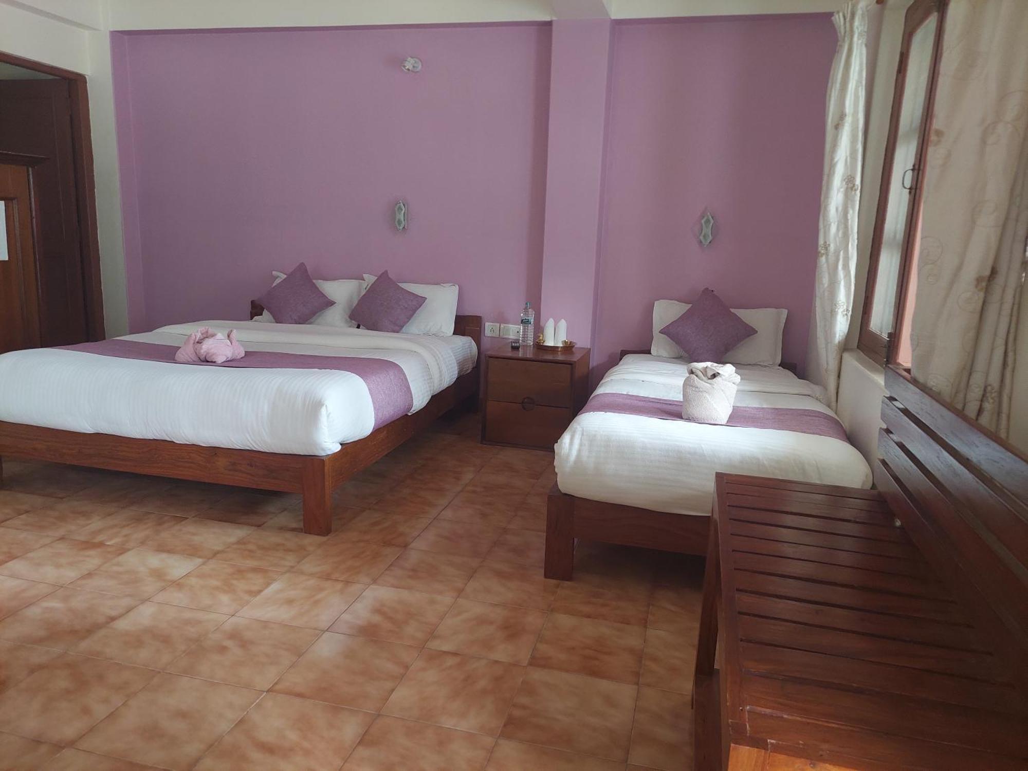 Blue Planet Lodge & Restaurant Pokhara Kültér fotó