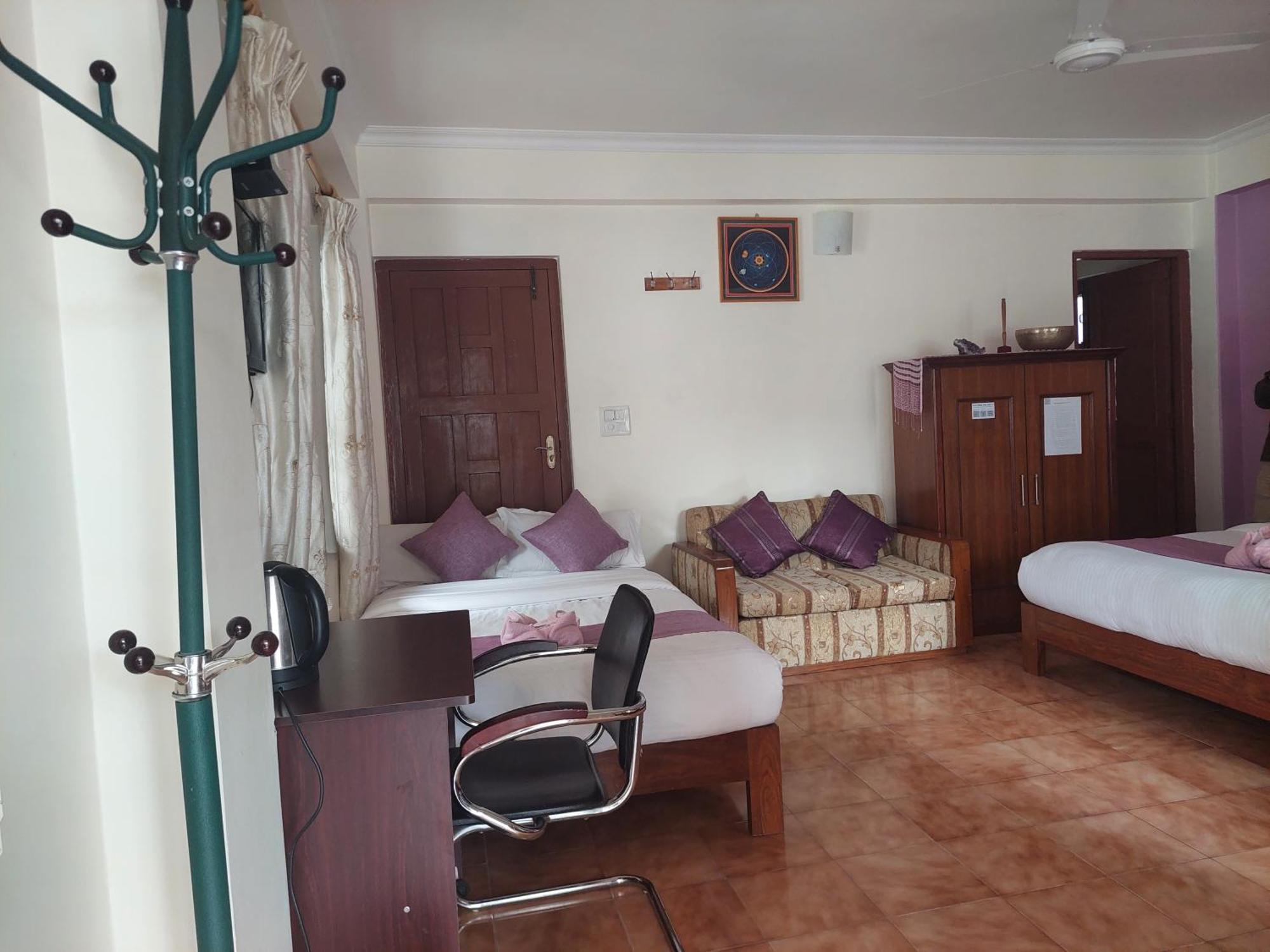 Blue Planet Lodge & Restaurant Pokhara Kültér fotó